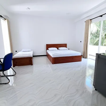 Fortress Holiday Apartments Hikkaduwa Exterior photo