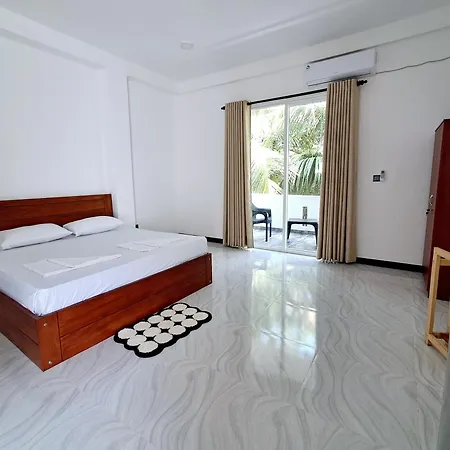 Fortress Holiday Apartments Hikkaduwa Exterior photo